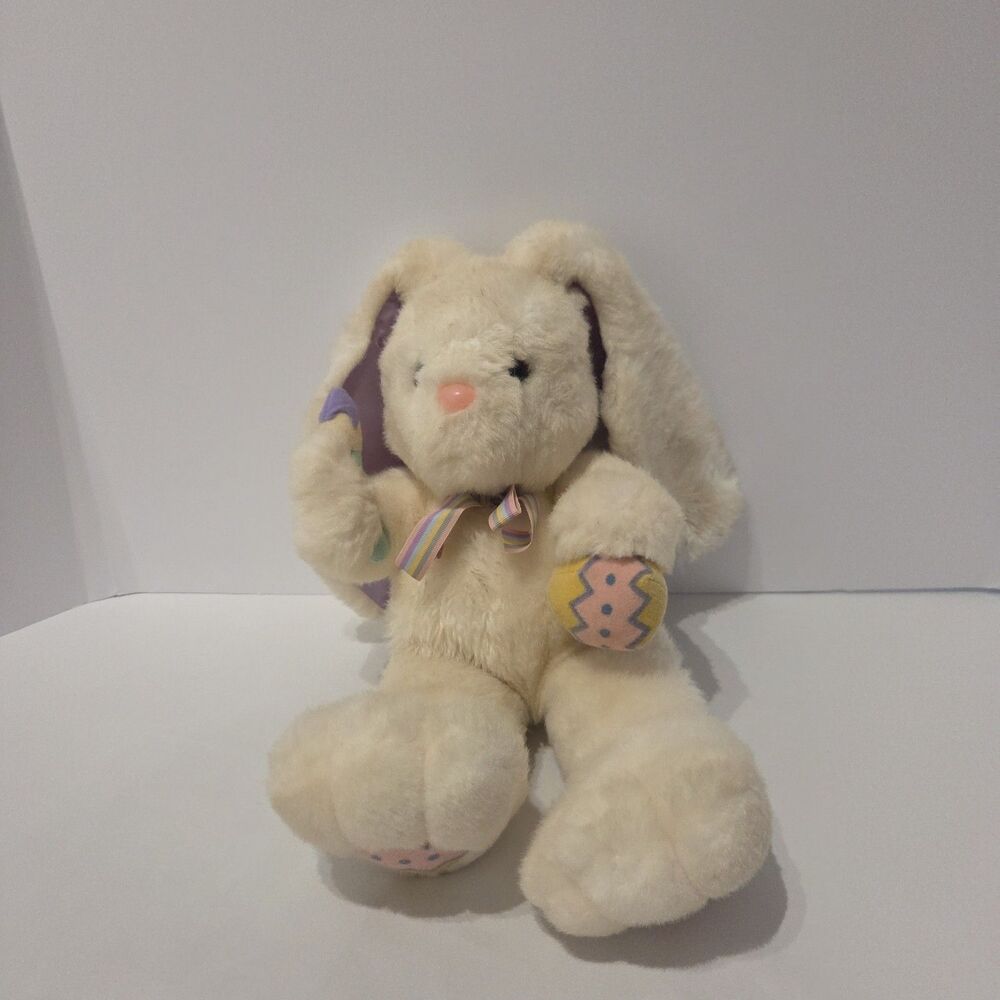 Vintage Plush Creations Inc. Wind Up Musical Easter Bunny White Pastel 1994